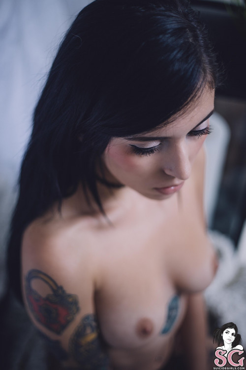Download Beautiful Suicide Girl Coralinne La Petite Mort (48) High resolution lossless image