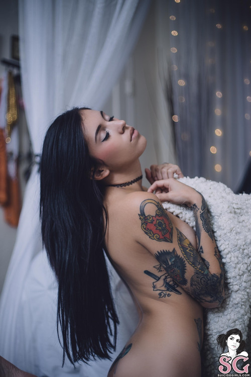 Download Beautiful Suicide Girl Coralinne La Petite Mort (43) High resolution lossless image