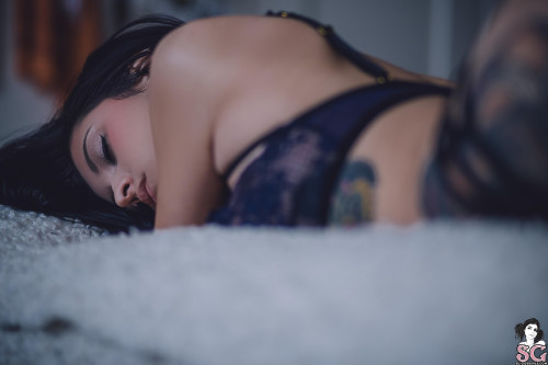 Download Beautiful Suicide Girl Coralinne La Petite Mort (7) High resolution lossless image