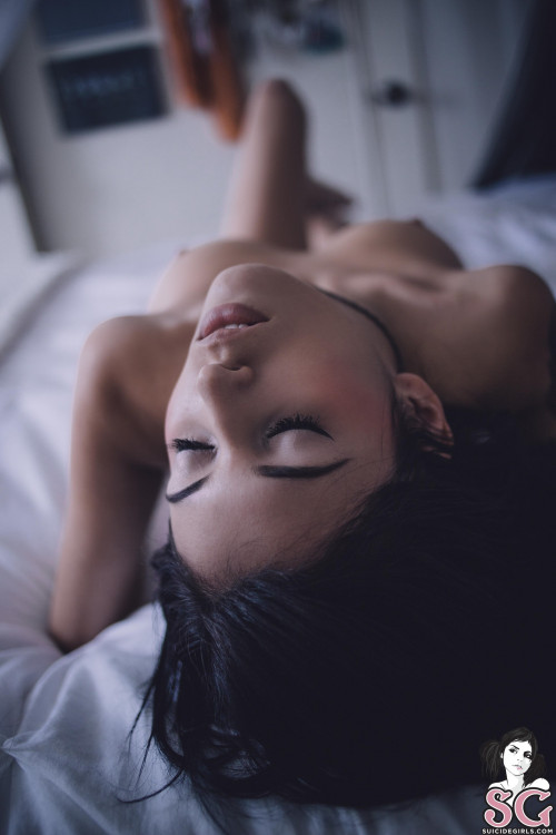 Download Beautiful Suicide Girl Coralinne La Petite Mort (24) High resolution lossless image