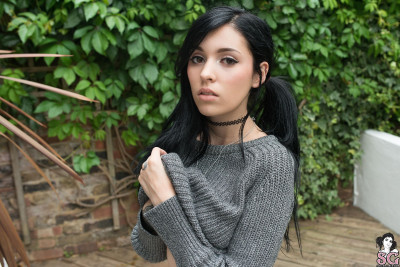 Beautiful Suicide Girl Coralinne Sunset (4) High resolution lossless image