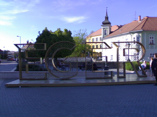 cB9y73.jpg