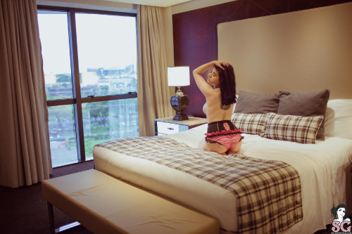 Beautiful Suicide GIrl 666evelyn Young Lust 01 iPhone high resolution retina image