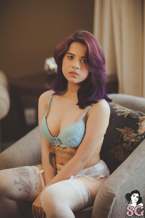 Beautiful Suicide GIrl 666evelyn Born to be Wild 05 iPhone high resolution retina image