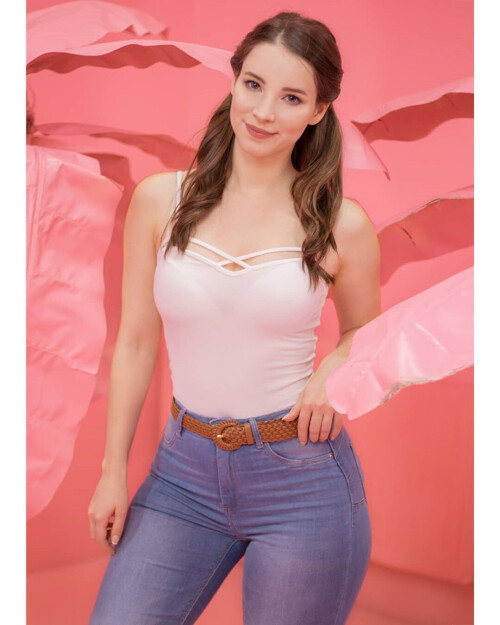 fVjjS9.jpg