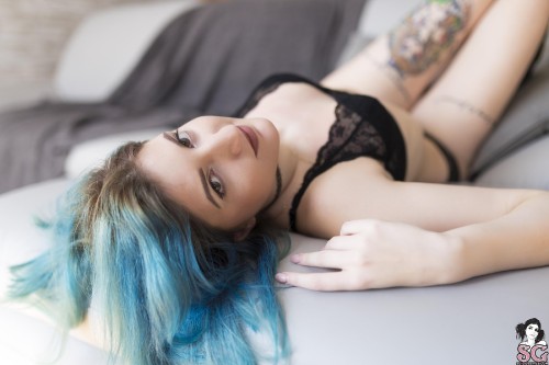 Sexy Suicide Girl Norte I Woke Up Late (5) High resolution lossless retina image
