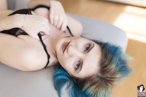 Sexy Suicide Girl Norte I Woke Up Late (6) High resolution lossless retina image