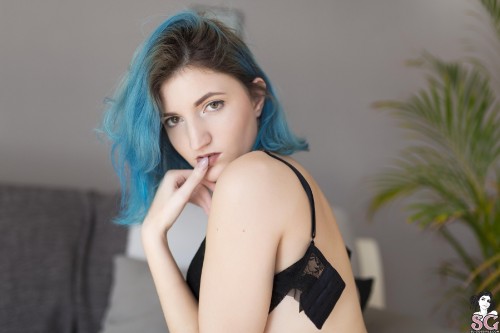 Sexy Suicide Girl Norte I Woke Up Late (8) High resolution lossless retina image