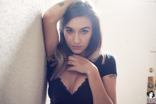 Sexy Suicide Girl Moon Moonlight (7) High resolution lossless retina image