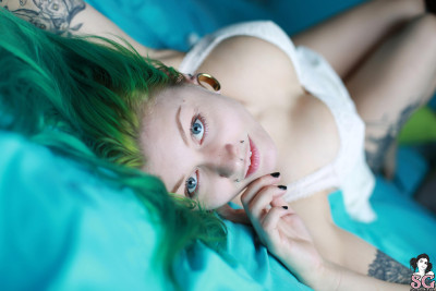 Beautiful Suicide Girl Chalk Sweet dreams 6 High resolution lossless iPhone retina image