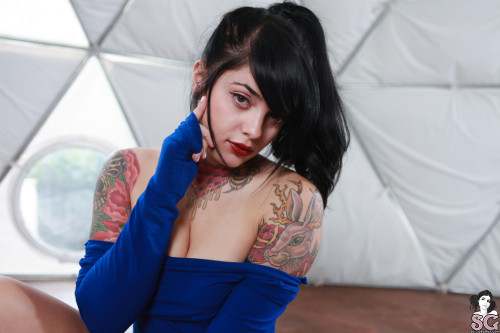 Beautiful Suicide Girl Radeo Final Frontier 17 High definition iPhone HQ image