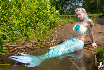 Beautiful Suicide Girl Mermio Revealing Mermaid 12 High resolution lossless iPhone Retina image