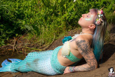 Beautiful Suicide Girl Mermio Revealing Mermaid 5 High resolution lossless iPhone Retina image