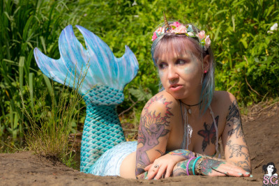 Beautiful Suicide Girl Mermio Revealing Mermaid 11 High resolution lossless iPhone Retina image
