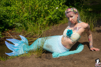 Beautiful Suicide Girl Mermio Revealing Mermaid 7 High resolution lossless iPhone Retina image
