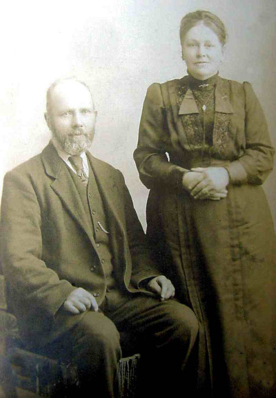 1880 TO 1921 11 Nigel's F F F and Mother