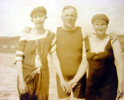 1880 TO 1921 08 AUNTY AT WOOLACOMBE