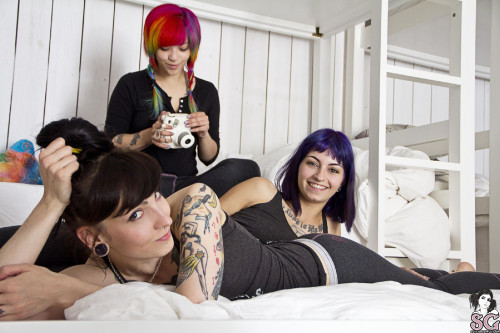 Beautiful Suicide Girl The Sleepover (4) High resolution lossless image
