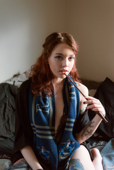 Beautiful Suicide Girl Canary Ravenclaw 5 High resolution lossless iPhone retina image