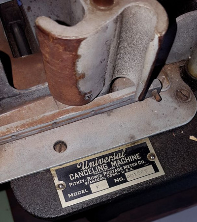 The serial number dates this machine from the 1920s.