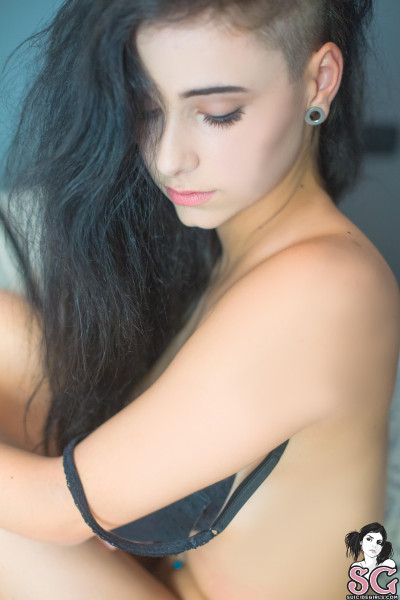 Beautiful Sexy Suicide Girl High resolution image 35 Beatriceylenia Game of Mirrors