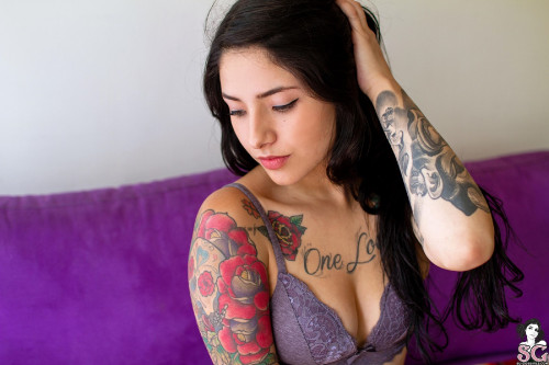 Beautiful Suicide Girl Cleoo Psychedelic Dream (6) HD iPhone high resolution image