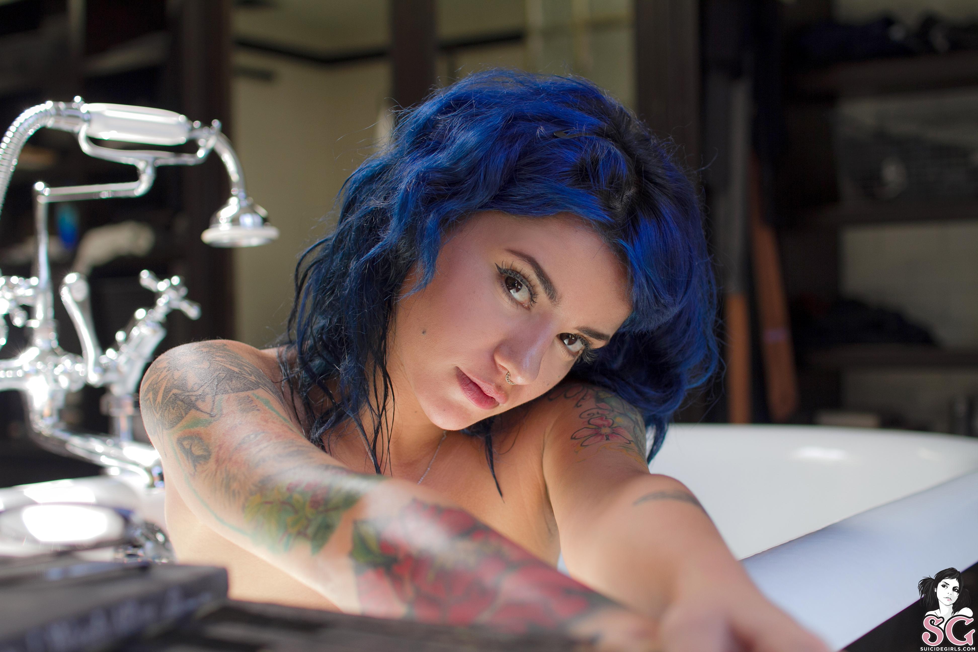 Kitti photo album: coral suicidegirls