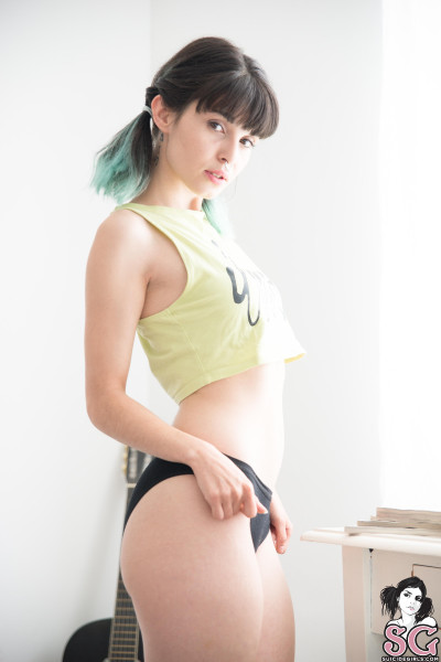 Beautiful Sexy suicide girl Novaanne Domingo 2 High resolution lossless iPhone retina image