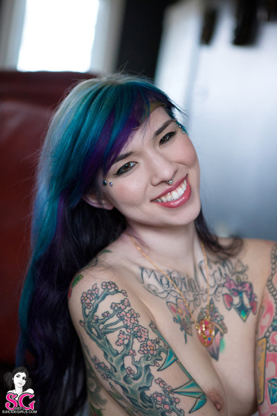 Beautiful Suicide Girl Hali Moon Prism Power 1528186 High resolution lossless HD image