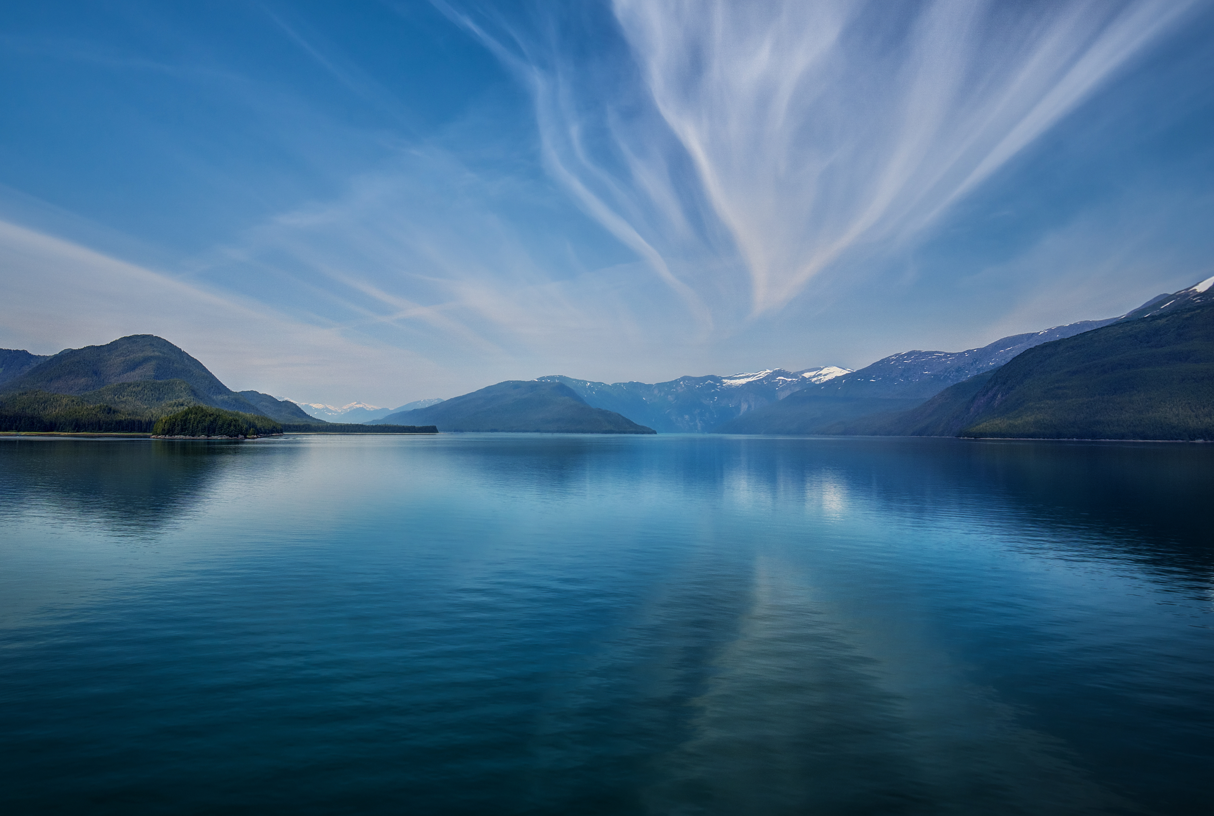 Обои 2560 1600. Озеро Текапо в новой Зеландии. Озеро в Норвегии Фьорд. Озеро Тургояк. Река Фьорд.