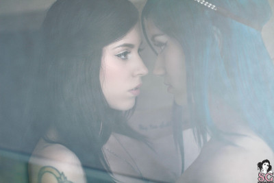 Beautiful Suicide Girl Coralinne + Fay When Dreams Come True (47) High resolution lossless iPhone re