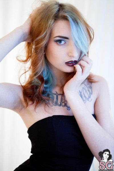 Beautiful Suicide Girl Lillibayle I'm Home, Daddy! (8) High resolution image