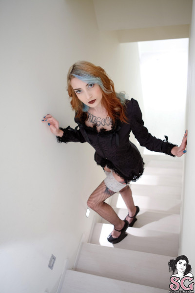 Beautiful Suicide Girl Lillibayle I'm Home, Daddy! (2) High resolution image
