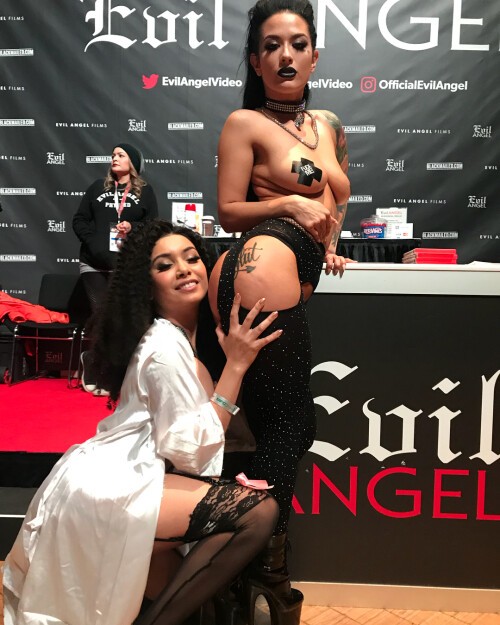Aaliyah Hadid #buttgrab #evilangel #agennafurasenai