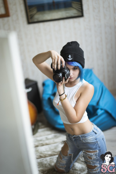 Beautiful Suicide Girl Mimo Life is strange 4 High resolution lossless iPhone Retina image