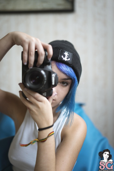 Beautiful Suicide Girl Mimo Life is strange 3 High resolution lossless iPhone Retina image