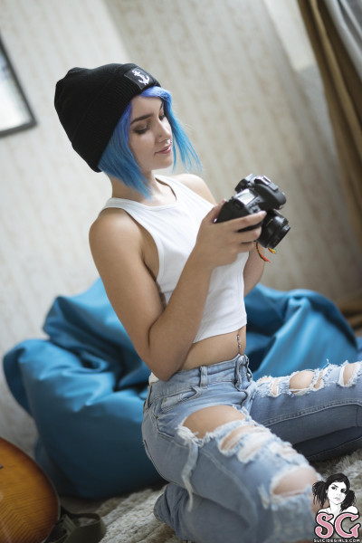 Beautiful Suicide Girl Mimo Life is strange 6 High resolution lossless iPhone Retina image