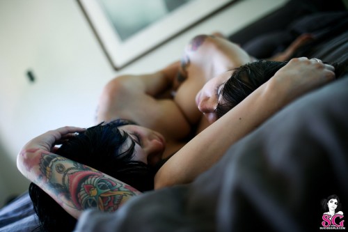 Beautiful Suicide Girl Rambo + Radeo California Vacation 66 High resolution lossless retina image