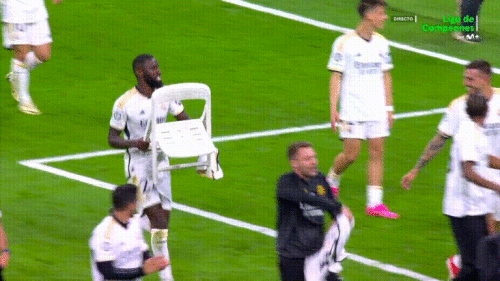 lA0AZx.gif