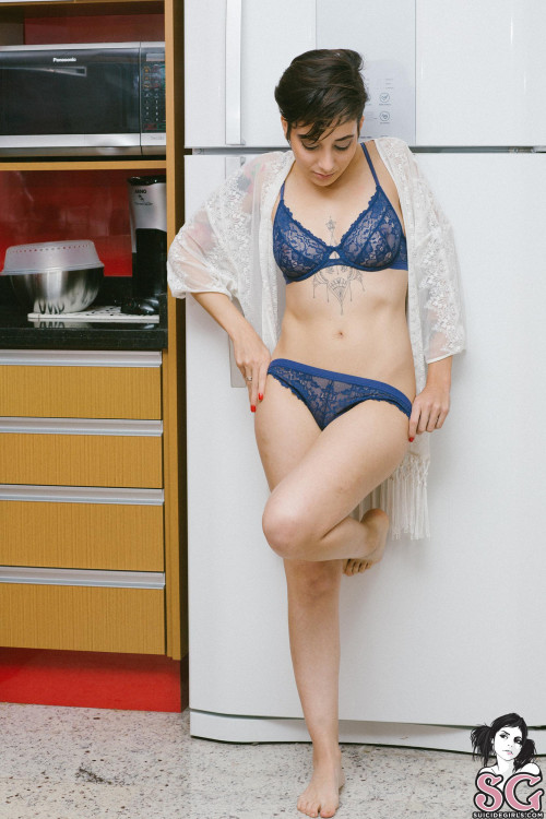 Beautiful Suicide Girl Sofy Coffee First, Schemes Later 07 High resolution lossless image