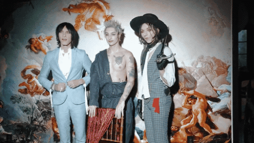 qUjIje.gif