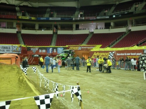 The line to see Grave Digger!