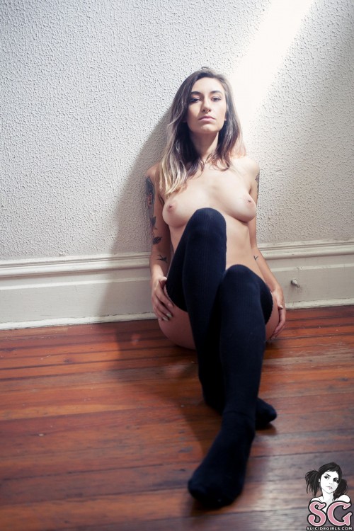 Sexy Suicide Girl Moon Moonlight (35) High resolution lossless retina image