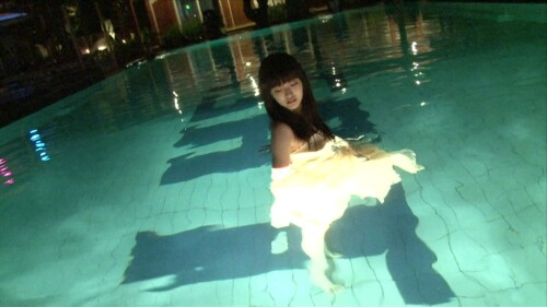 Airi Suzuki 205