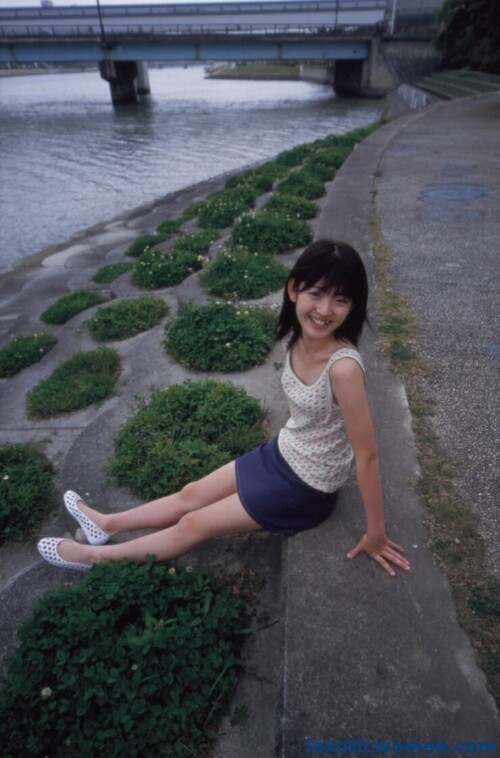 Airi Suzuki 1370