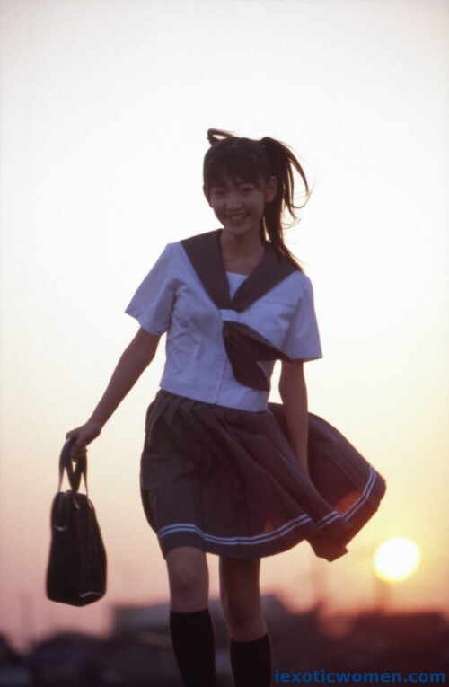 Airi Suzuki 962