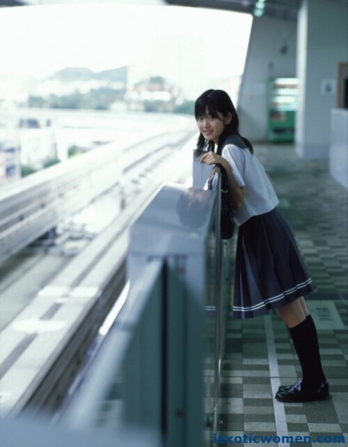 Airi Suzuki 1016