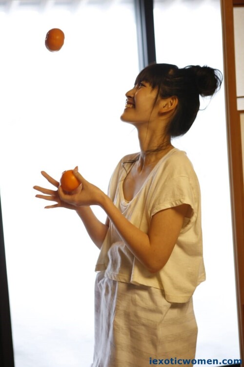 Airi Suzuki 980
