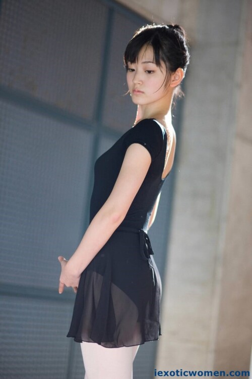 Airi Suzuki 1043