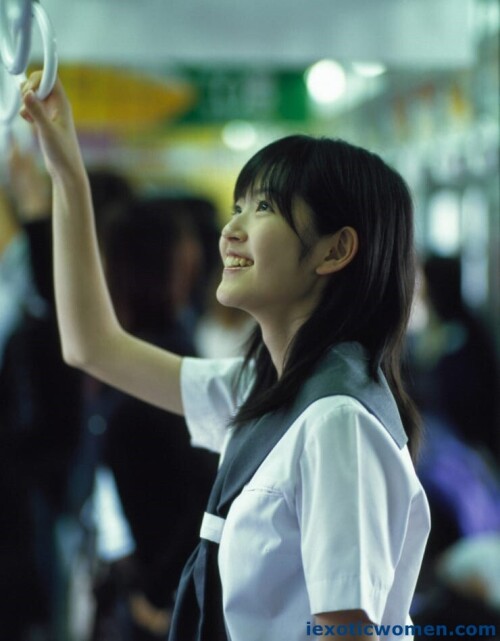 Airi Suzuki 1059